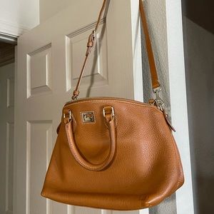 Vintage brown leather dooney and bourke purse
